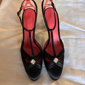 NWT Judith Leiber Black Satin T-strap Heels with Swarovski Crystal Accent Sz 8.5